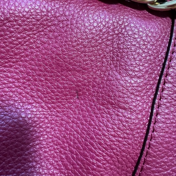 Hot pink leather coach handbag. Great condition - Picture 5 of 6